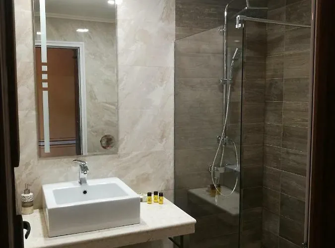 בית הארחה Once Upon A Time 3*